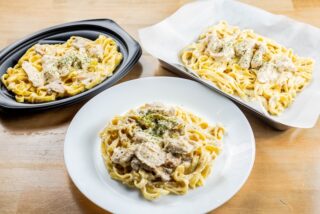 佐世保のバーガーショップが本気でパスタを作った！BronxBurgsでUberEatsやロケットナウができる